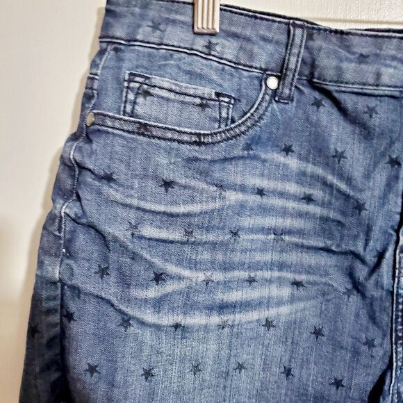 Buffalo by David Bitton Star Print Jean Shorts - Picture 3 of 7